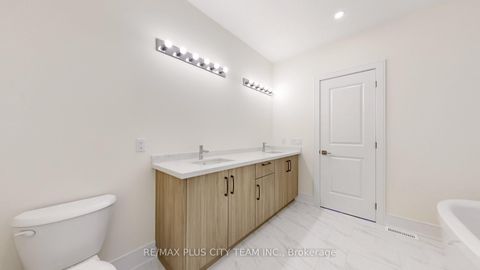 Photo 32 at 8 SAXBY FARM Avenue, King City, King Photo 32 at 8 SAXBY FARM Avenue, King City, King