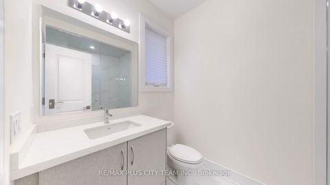 Photo 36 at 8 SAXBY FARM Avenue, King City, King Photo 36 at 8 SAXBY FARM Avenue, King City, King