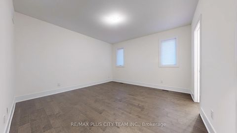 Photo 37 at 8 SAXBY FARM Avenue, King City, King Photo 37 at 8 SAXBY FARM Avenue, King City, King