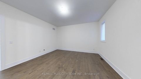 Photo 38 at 8 SAXBY FARM Avenue, King City, King Photo 38 at 8 SAXBY FARM Avenue, King City, King