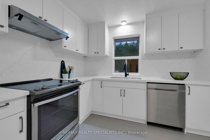 Photo 10 at 51 Florence Drive, CO Central, Oakville