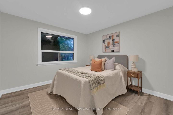Photo 15 at 51 Florence Drive, CO Central, Oakville