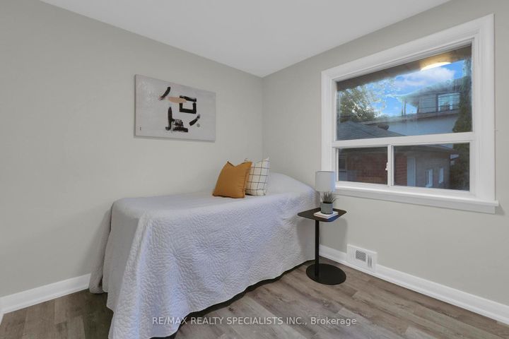 Photo 16 at 51 Florence Drive, CO Central, Oakville