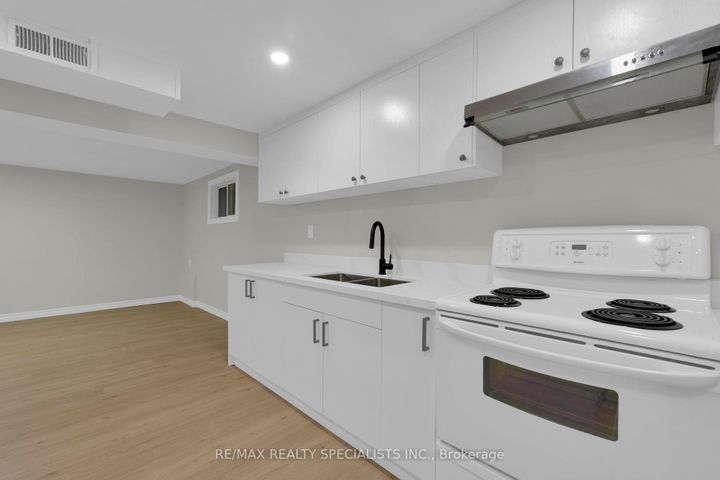 Photo 18 at 51 Florence Drive, CO Central, Oakville