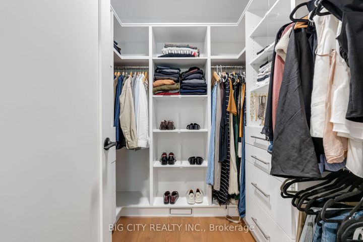 Photo 14 at 28 Humberview Road, Lambton Baby Point, Toronto