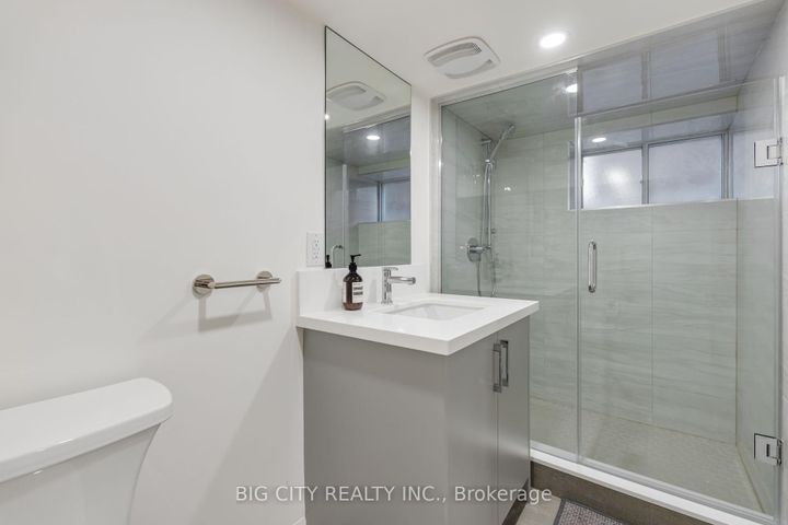 Photo 26 at 28 Humberview Road, Lambton Baby Point, Toronto