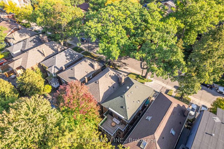 Photo 32 at 28 Humberview Road, Lambton Baby Point, Toronto