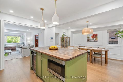 Photo 3 at 28 Humberview Road, Lambton Baby Point, Toronto