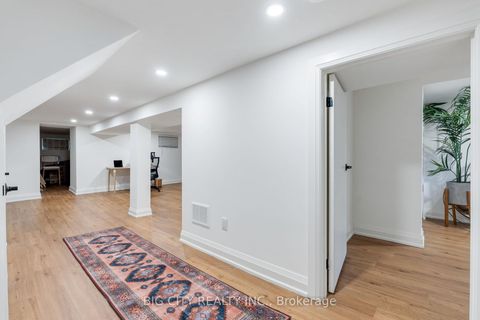 Photo 23 at 28 Humberview Road, Lambton Baby Point, Toronto