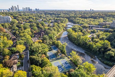 Photo 33 at 28 Humberview Road, Lambton Baby Point, Toronto