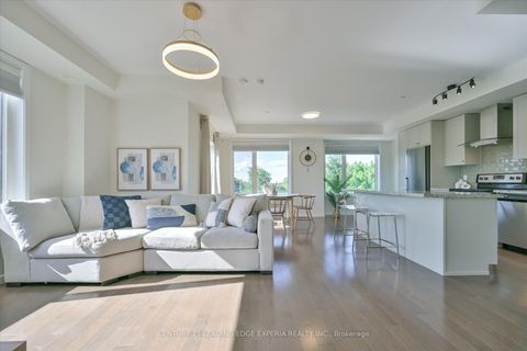 Photo 4 at 2 - 100 Alex Gardner Circle, Aurora Heights, Aurora Photo 4 at 2 - 100 Alex Gardner Circle, Aurora Heights, Aurora