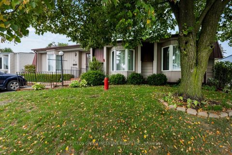 Photo 1 at 28 Linden Lane, Rural Innisfil, Innisfil