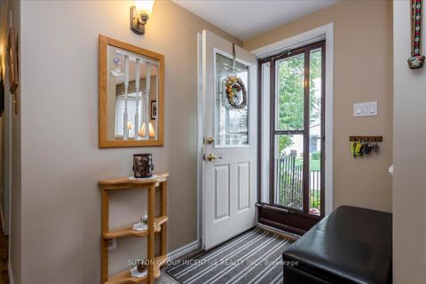 Photo 2 at 28 Linden Lane, Rural Innisfil, Innisfil