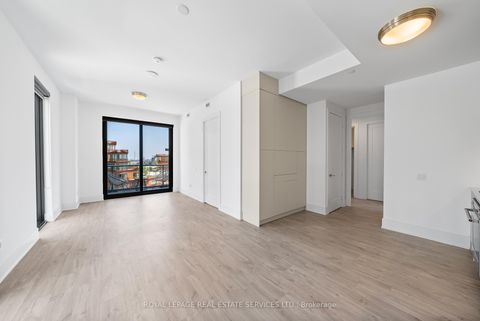 Photo 1 at 922 - 118 Merchants' Wharf, Waterfront Communities C8, Toronto Photo 1 at 922 - 118 Merchants' Wharf, Waterfront Communities C8, Toronto