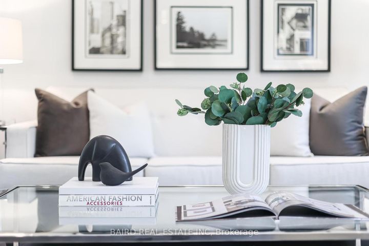 Photo 9 at 38 Caronridge Crescent, L'Amoreaux, Toronto