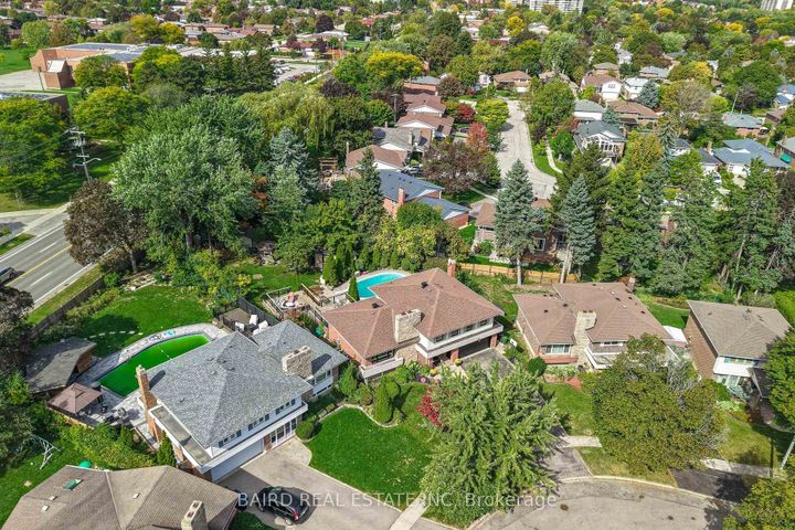 Photo 12 at 38 Caronridge Crescent, L'Amoreaux, Toronto