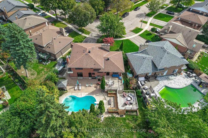 Photo 13 at 38 Caronridge Crescent, L'Amoreaux, Toronto