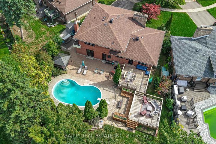 Photo 14 at 38 Caronridge Crescent, L'Amoreaux, Toronto