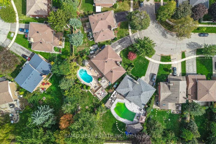 Photo 16 at 38 Caronridge Crescent, L'Amoreaux, Toronto