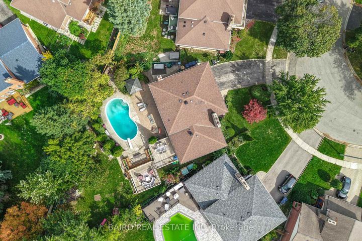 Photo 17 at 38 Caronridge Crescent, L'Amoreaux, Toronto