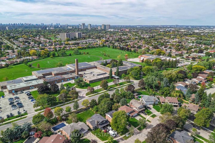 Photo 19 at 38 Caronridge Crescent, L'Amoreaux, Toronto