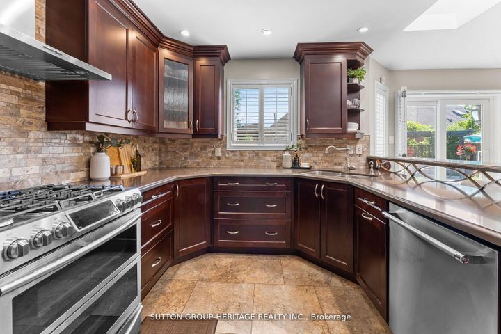 Photo 14 at 2300 Abbott Crescent, Brock Ridge, Pickering
