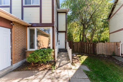 Photo 3 at 63 Pondtail Drive, Milliken, Toronto