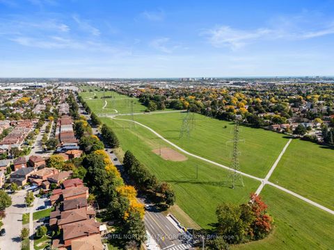 Photo 44 at 63 Pondtail Drive, Milliken, Toronto