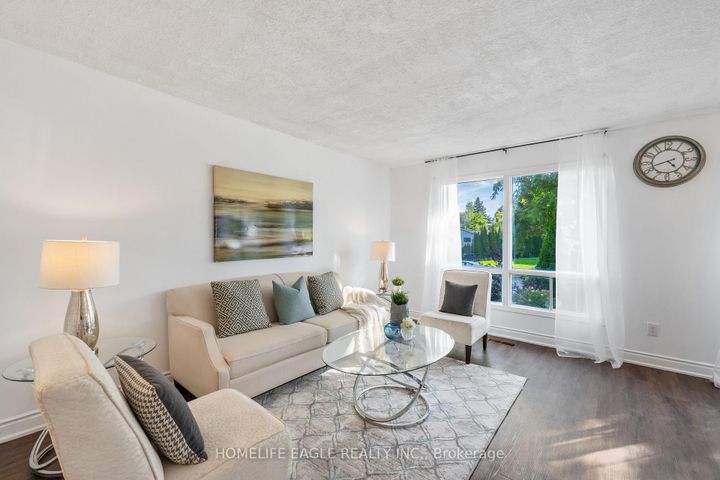 Photo 4 at 23 Maurino Court, Bradford, Bradford West Gwillimbury