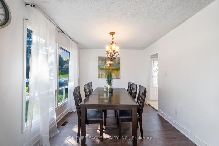 Photo 7 at 23 Maurino Court, Bradford, Bradford West Gwillimbury