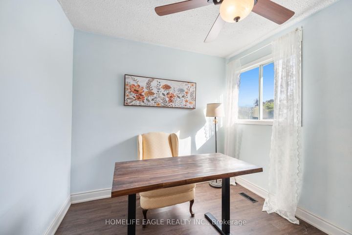 Photo 18 at 23 Maurino Court, Bradford, Bradford West Gwillimbury