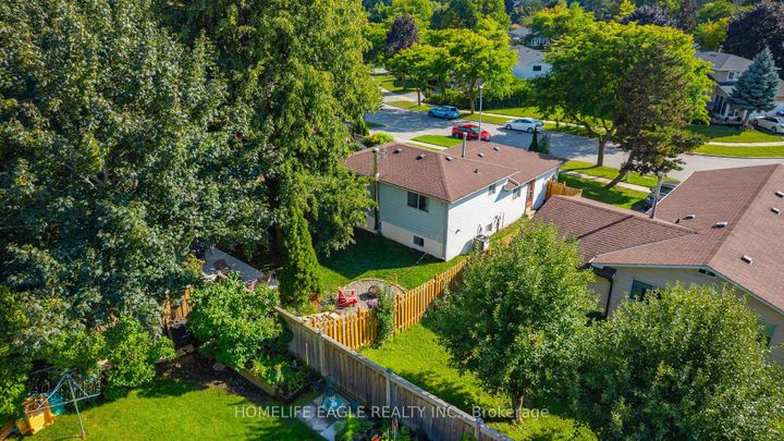 Photo 31 at 23 Maurino Court, Bradford, Bradford West Gwillimbury