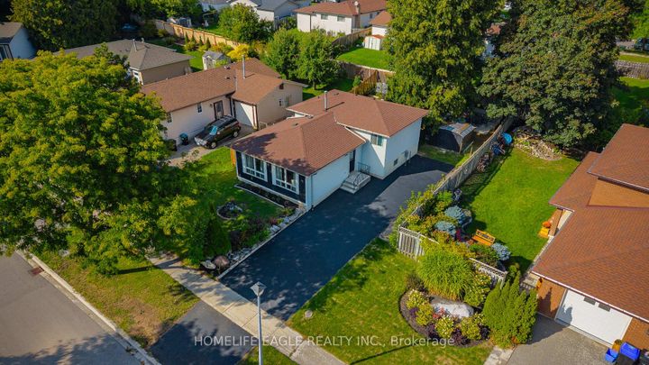 Photo 33 at 23 Maurino Court, Bradford, Bradford West Gwillimbury