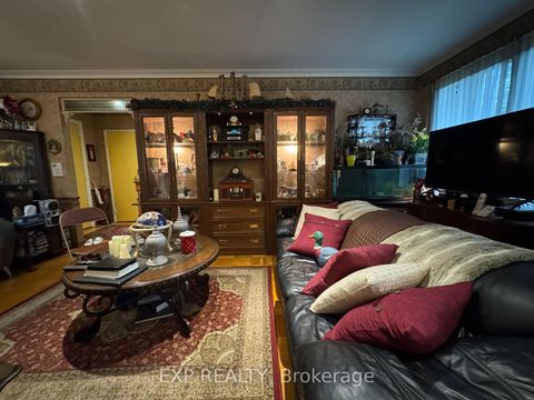 Photo 4 at 104 - 30 elm Avenue, Moore Park, Toronto