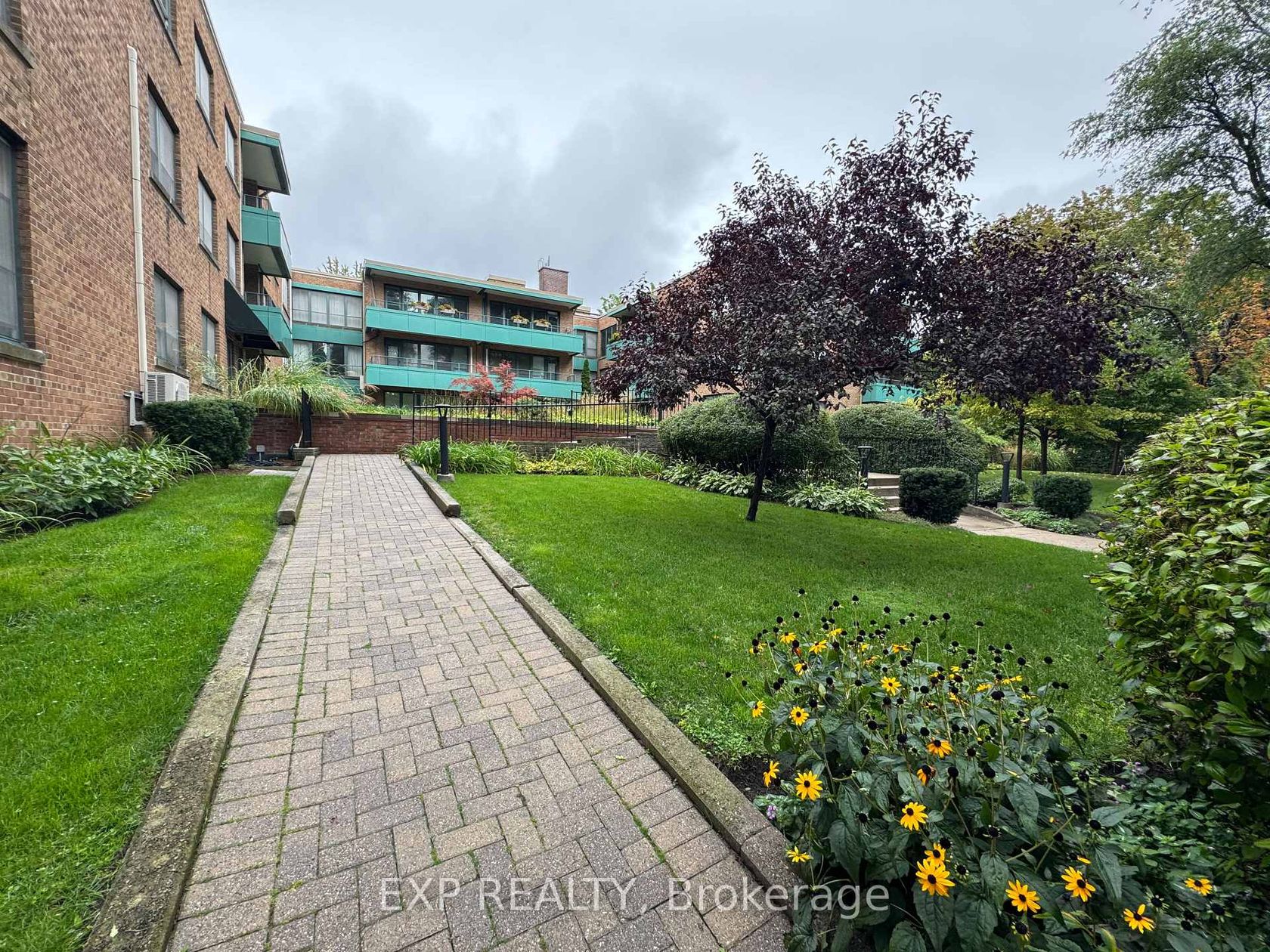 104 - 30 elm Avenue, Moore Park, Toronto 