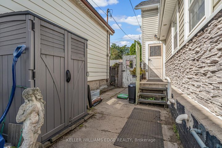 Photo 31 at 108 Emerald Street N, Landsdale, Hamilton