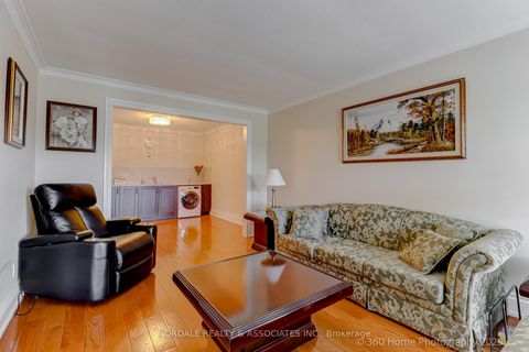 Photo 7 at 67 Button Road, West Woodbridge, Vaughan