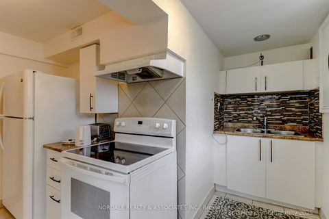 Photo 17 at 67 Button Road, West Woodbridge, Vaughan