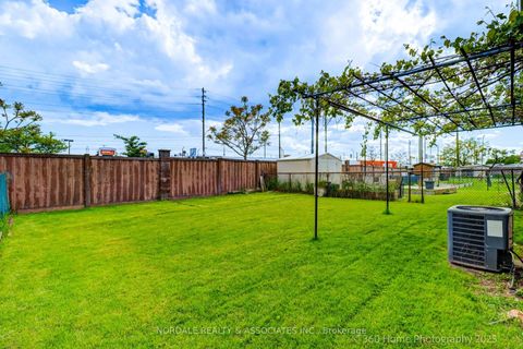 Photo 22 at 67 Button Road, West Woodbridge, Vaughan
