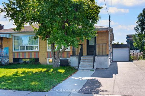 Photo 2 at 37 Avis Crescent, Parkview, Toronto