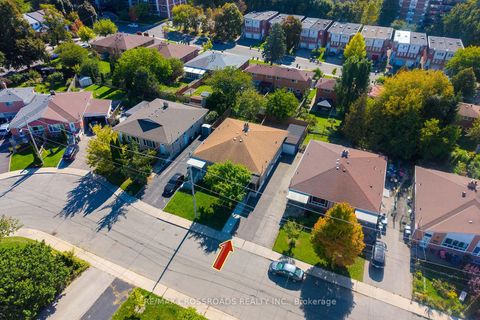 Photo 3 at 37 Avis Crescent, Parkview, Toronto Photo 3 at 37 Avis Crescent, Parkview, Toronto