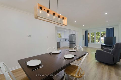 Photo 12 at 37 Avis Crescent, Parkview, Toronto