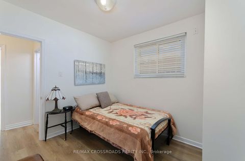 Photo 17 at 37 Avis Crescent, Parkview, Toronto