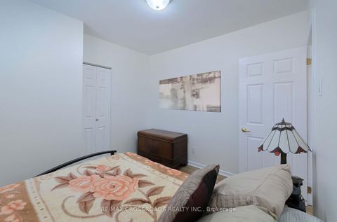Photo 18 at 37 Avis Crescent, Parkview, Toronto