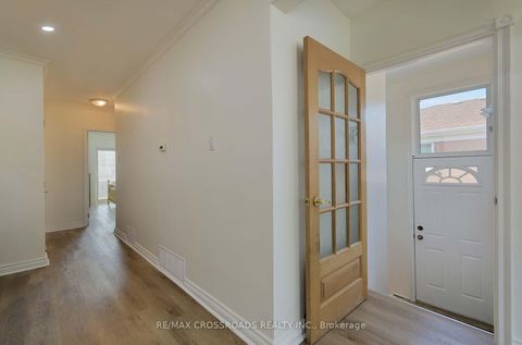 Photo 21 at 37 Avis Crescent, Parkview, Toronto