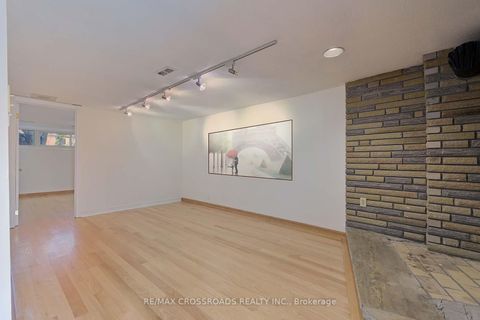 Photo 24 at 37 Avis Crescent, Parkview, Toronto