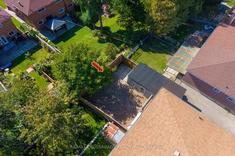 Photo 34 at 37 Avis Crescent, Parkview, Toronto Photo 34 at 37 Avis Crescent, Parkview, Toronto