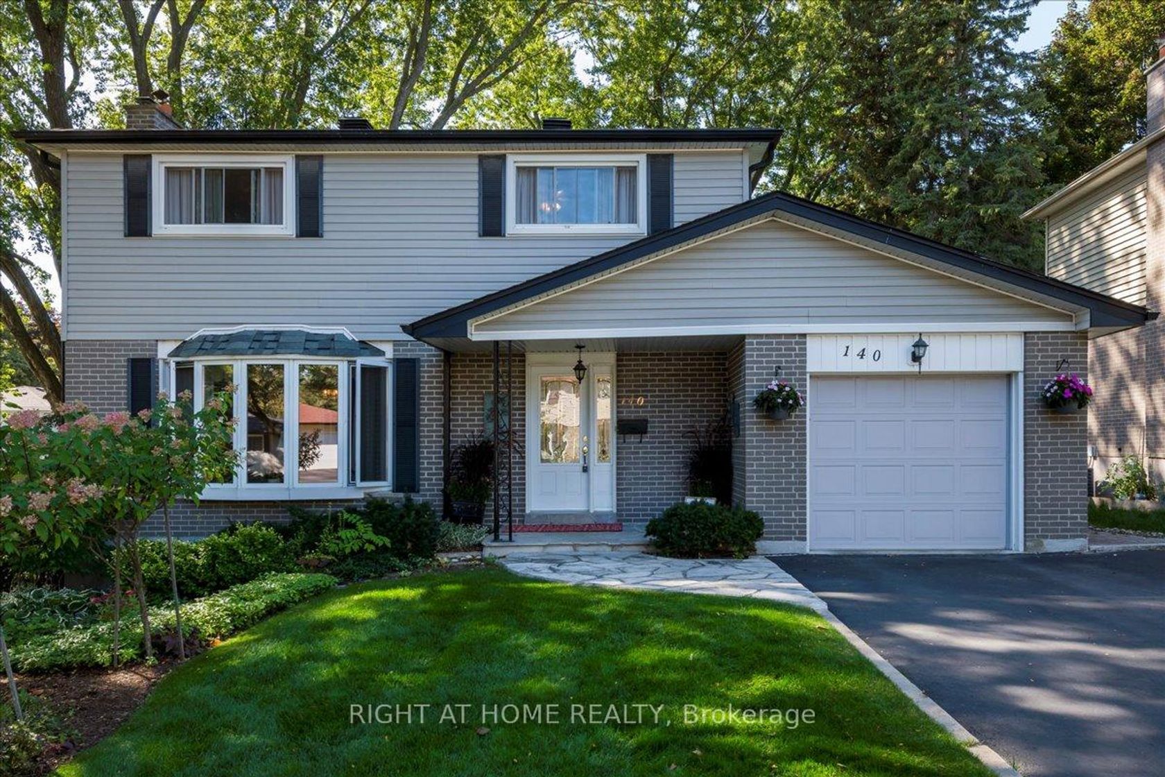 140 Orsi Drive, College Manor, Newmarket 140 Orsi Drive, College Manor, Newmarket