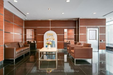 Photo 3 at 2707 - 77 Harbour Square, Waterfront Communities C1, Toronto