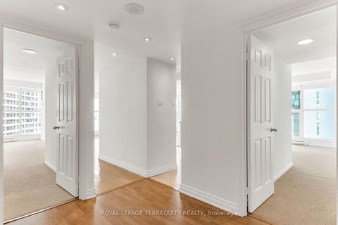 Photo 6 at 2707 - 77 Harbour Square, Waterfront Communities C1, Toronto